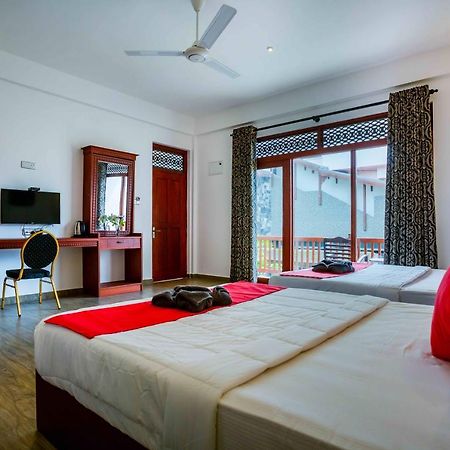 Polhena Grand Resort & Banquet Matara Exteriör bild