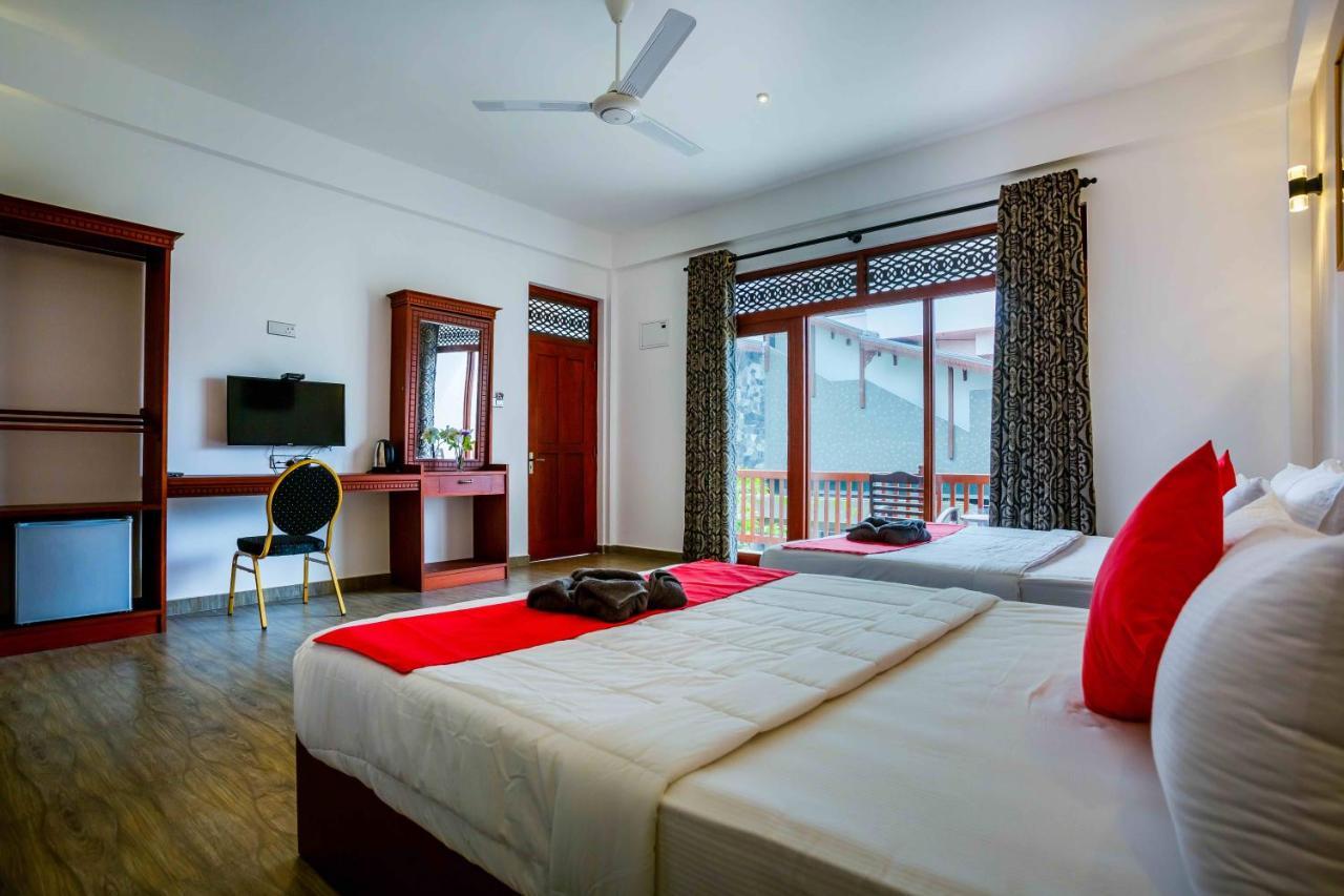 Polhena Grand Resort & Banquet Matara Exteriör bild