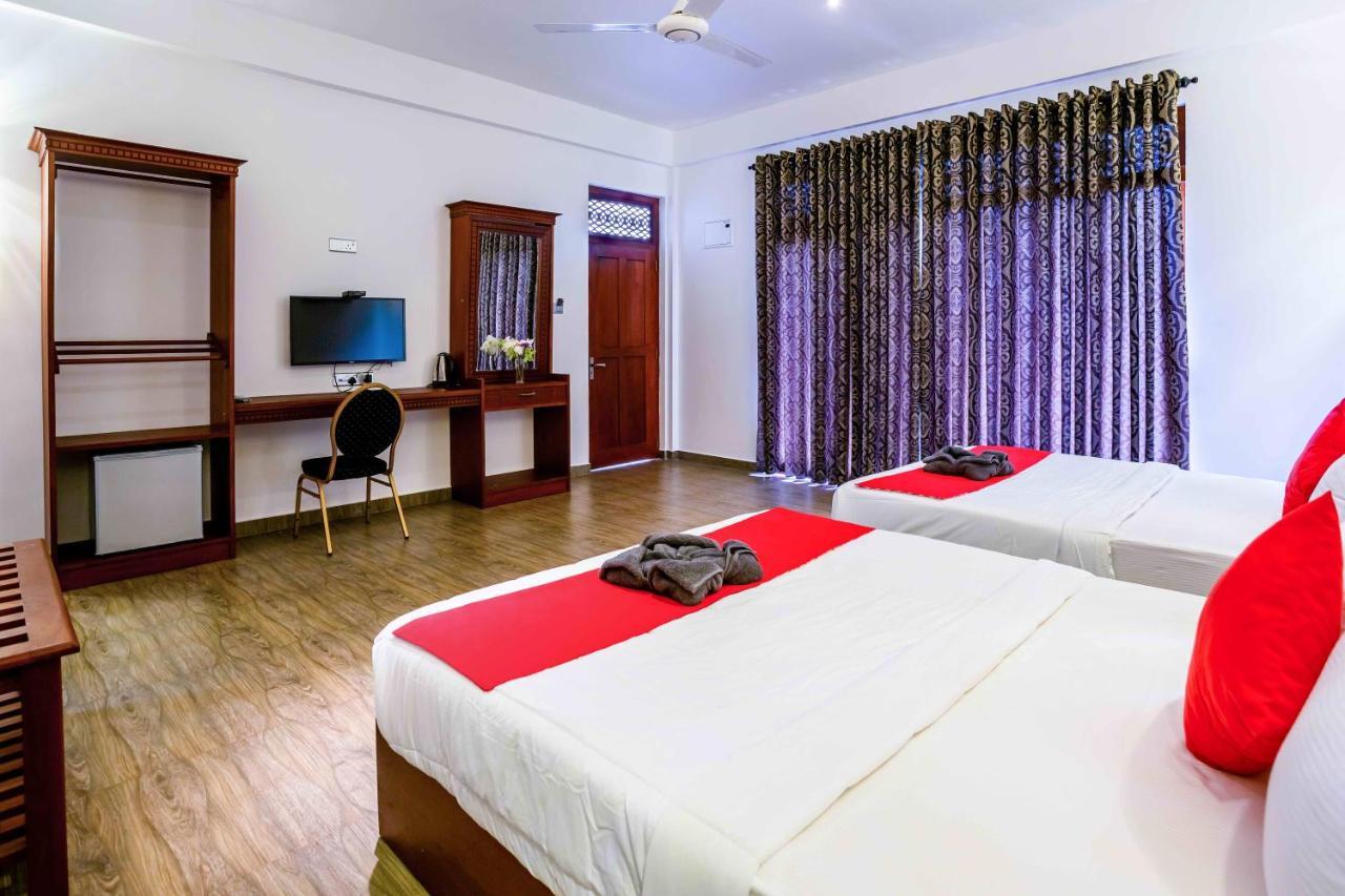 Polhena Grand Resort & Banquet Matara Exteriör bild