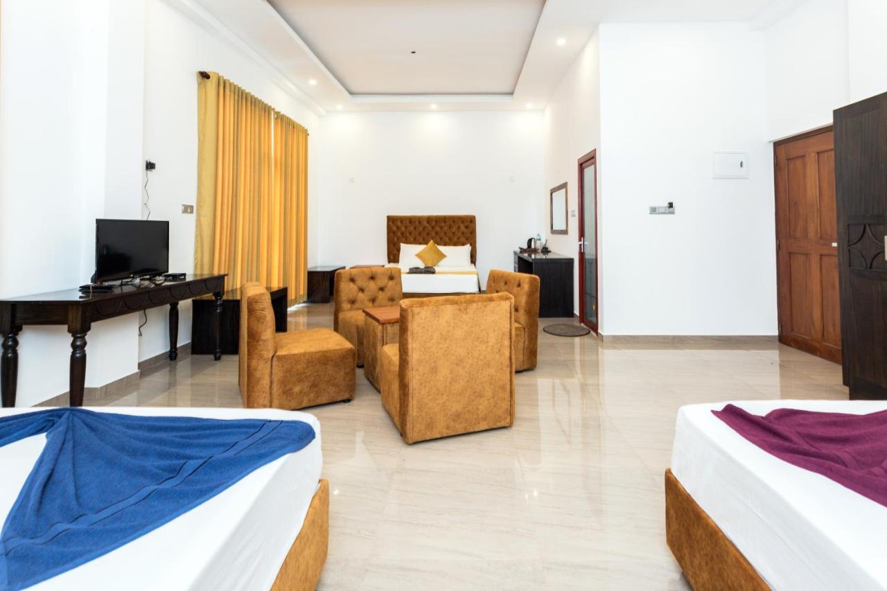 Polhena Grand Resort & Banquet Matara Exteriör bild