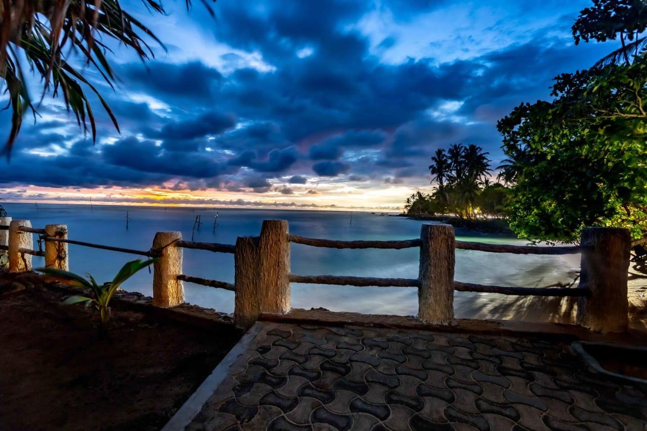 Polhena Grand Resort & Banquet Matara Exteriör bild