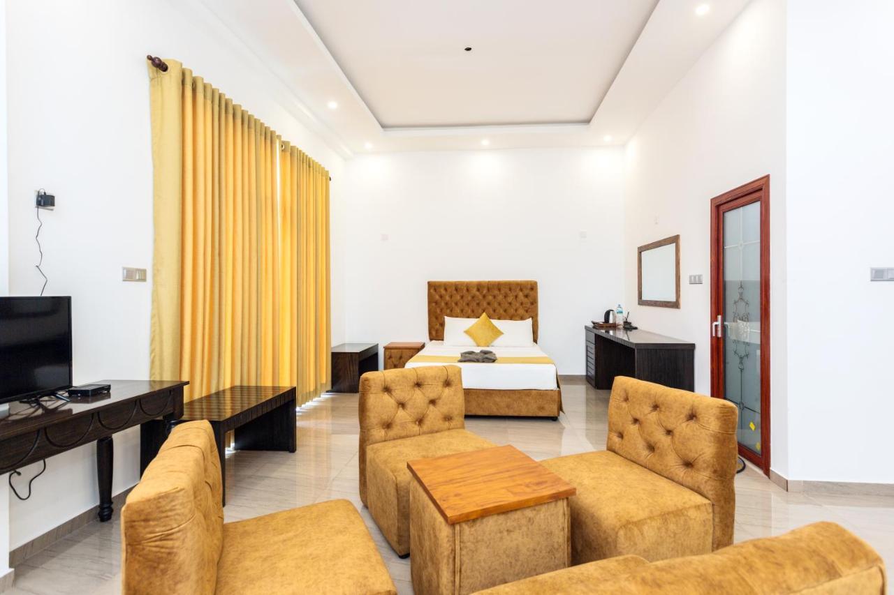 Polhena Grand Resort & Banquet Matara Exteriör bild
