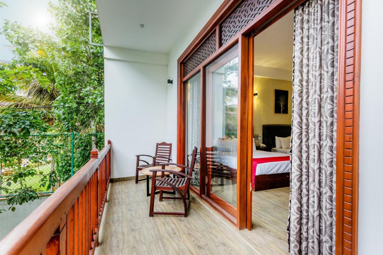 Polhena Grand Resort & Banquet Matara Exteriör bild
